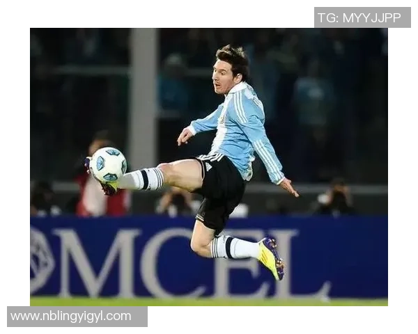 足球明星射门技巧深度解析与精彩瞬间图解分享